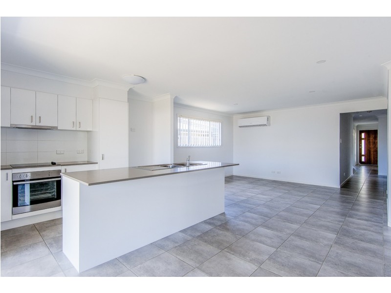 16 Percy Earl Crescent, Pimpama QLD 4209