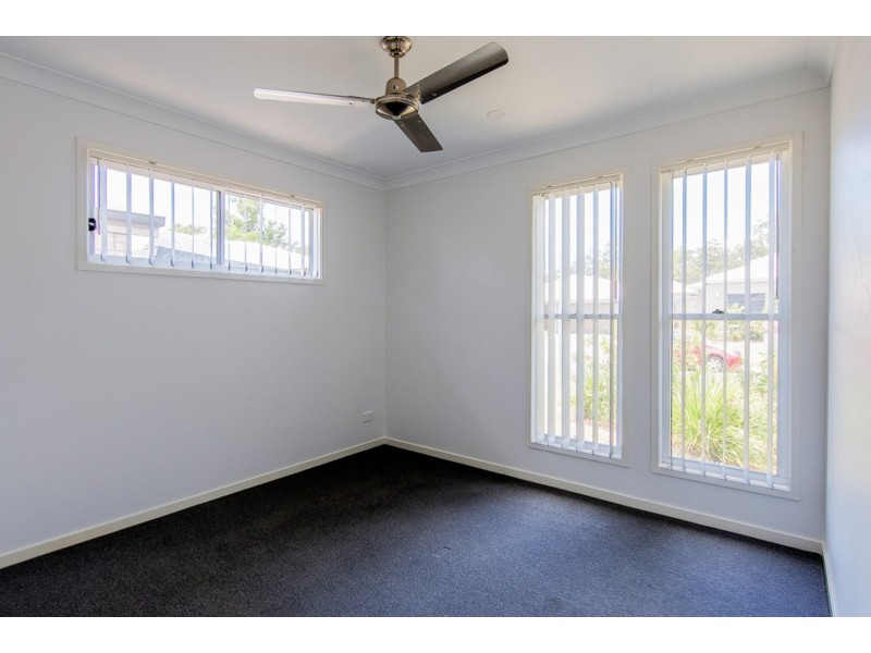 16 Percy Earl Crescent, Pimpama QLD 4209