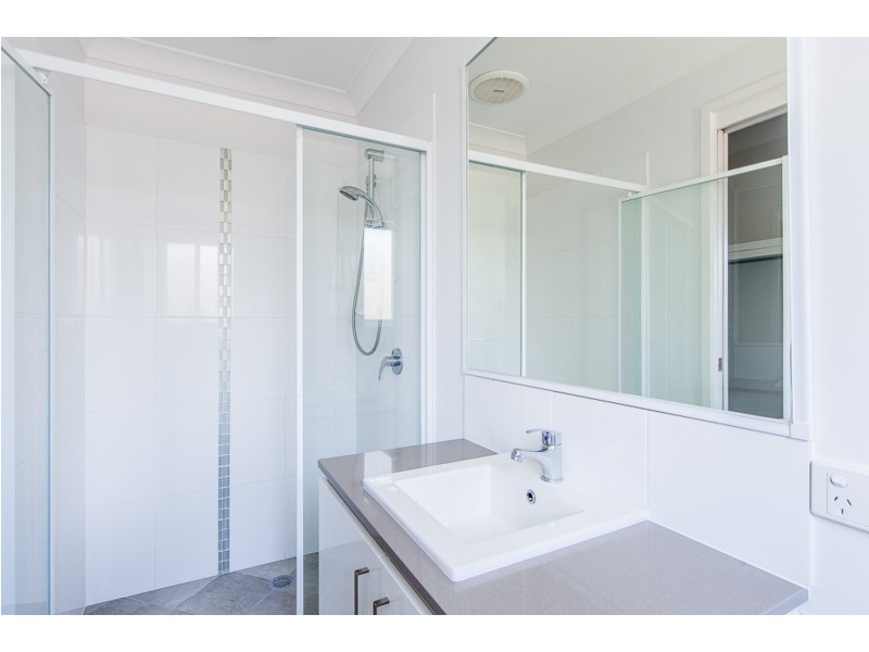 16 Percy Earl Crescent, Pimpama QLD 4209