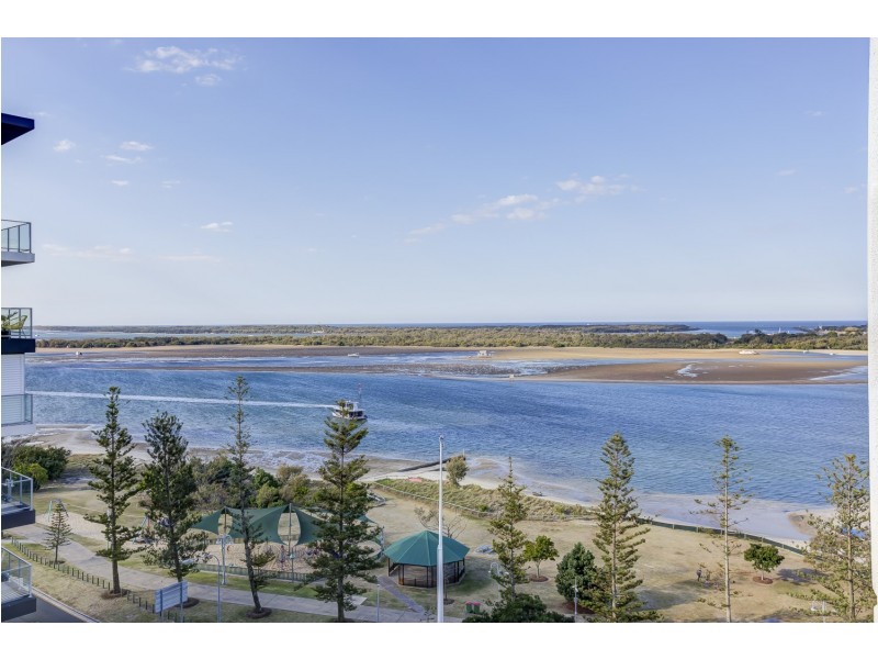 1109/372 Marine Parade, Labrador QLD 4215