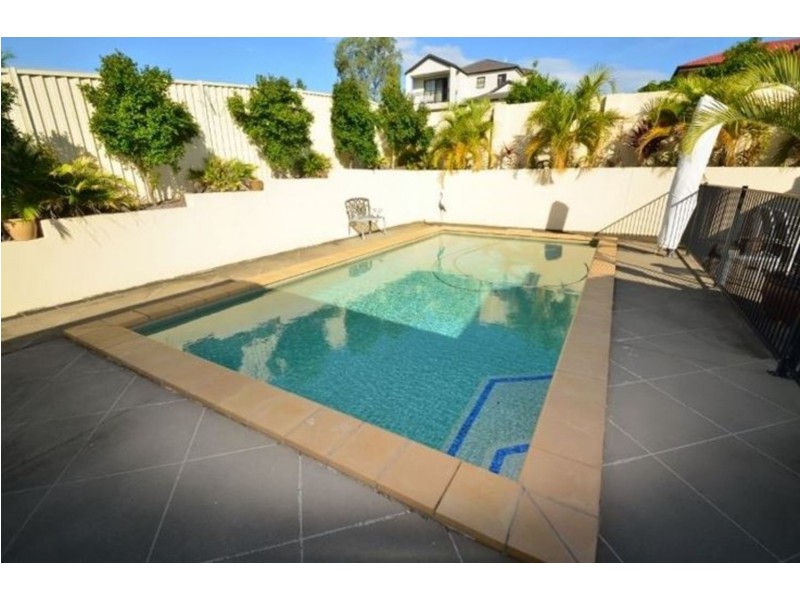 4 Respall Way, Arundel QLD 4214