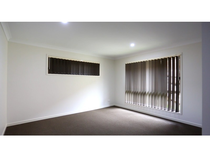 35 Woodrose Circuit, Pimpama QLD 4209