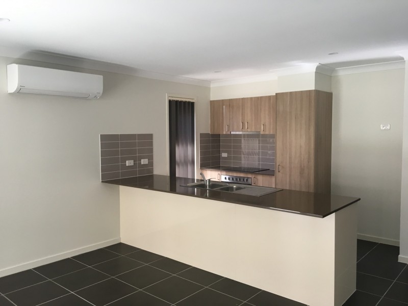 35 Woodrose Circuit, Pimpama QLD 4209