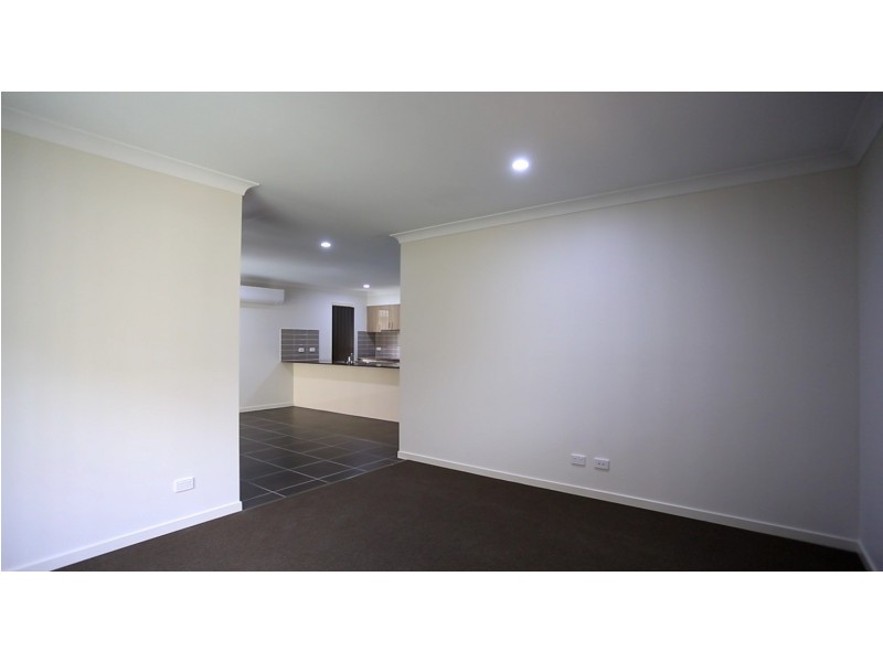 35 Woodrose Circuit, Pimpama QLD 4209