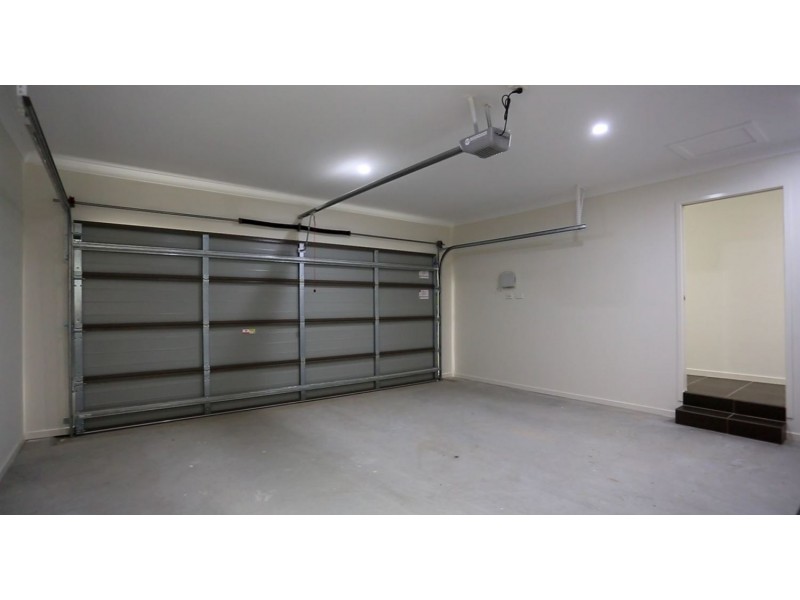 35 Woodrose Circuit, Pimpama QLD 4209