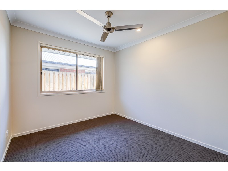 6 Barnyard Drive, Park Ridge QLD 4125