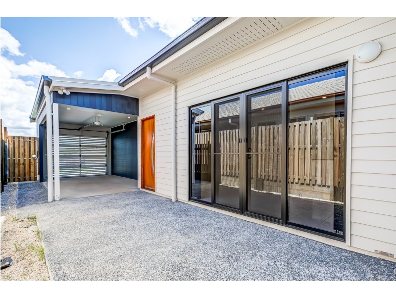 2/5 Merino Street, Park Ridge QLD 4125