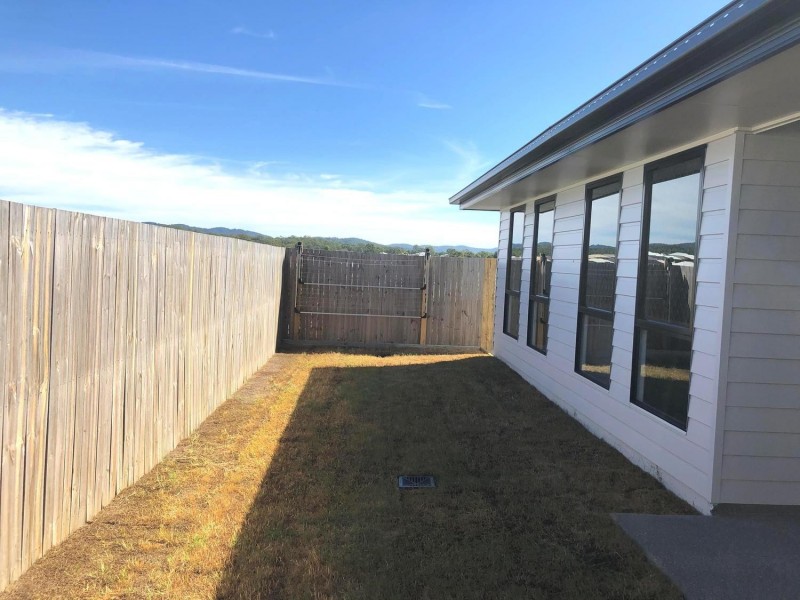 28 Brett Street, Pimpama QLD 4209