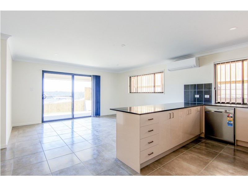 8 Zhang Street, Holmview QLD 4207