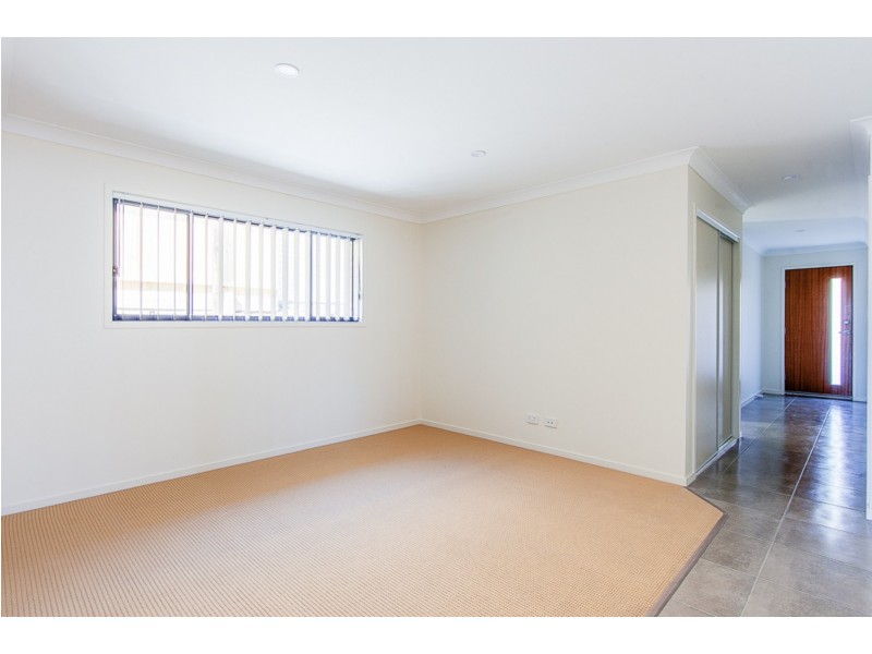 8 Zhang Street, Holmview QLD 4207