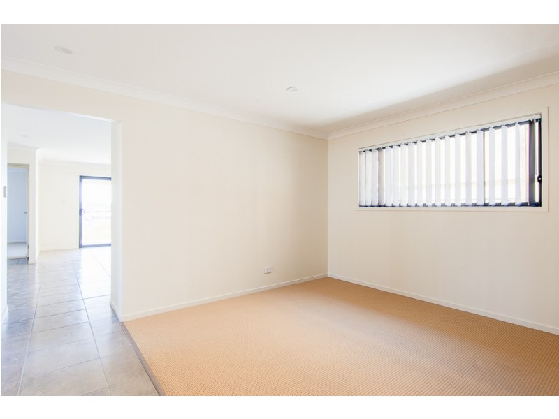 8 Zhang Street, Holmview QLD 4207