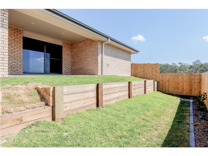 8 Zhang Street, Holmview QLD 4207