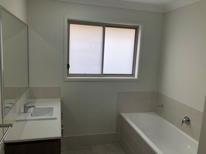 33 Gillian Drive, Coomera QLD 4209