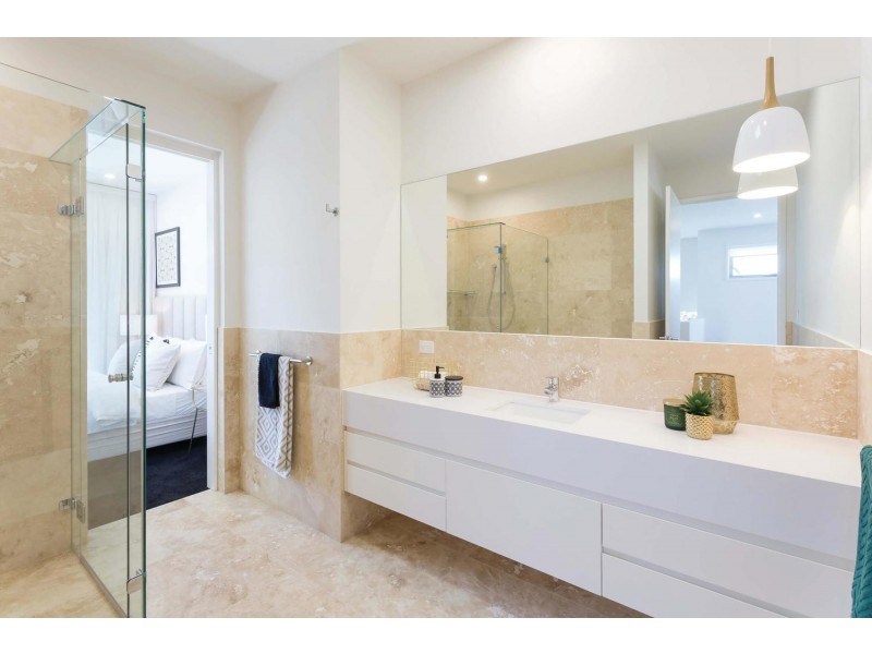 2/147 Racecourse Drive, Bundall QLD 4217