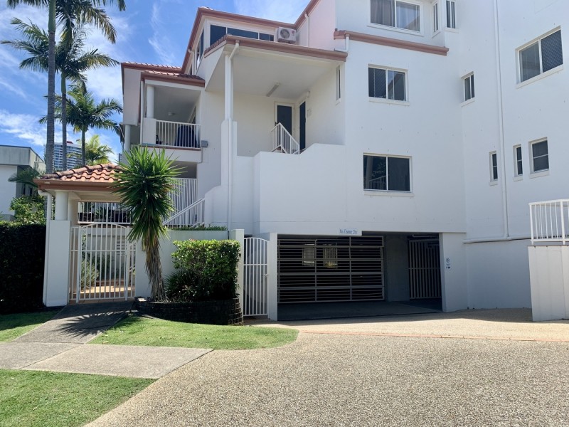 4/31 Chester Terrace, Southport QLD 4215