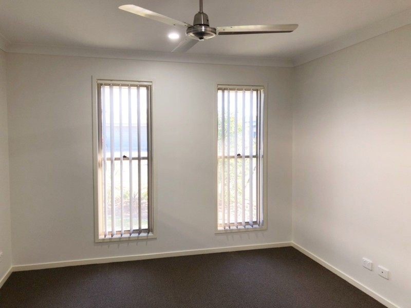 5 Milbrook Crescent, Pimpama QLD 4209