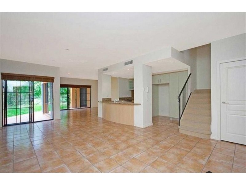 3207 Palladian Drive, Hope Island QLD 4212