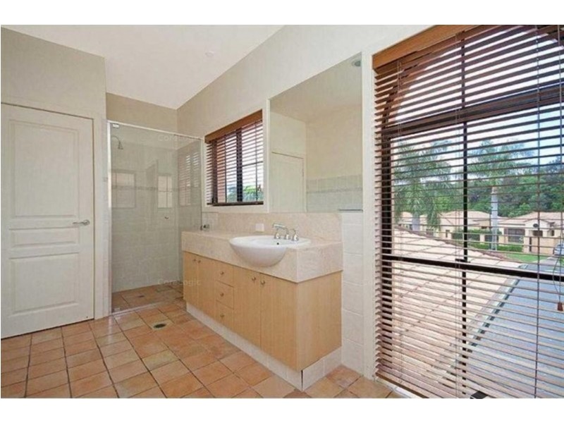 3207 Palladian Drive, Hope Island QLD 4212