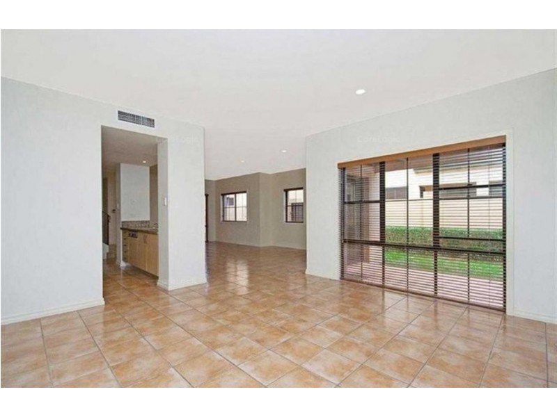 3207 Palladian Drive, Hope Island QLD 4212