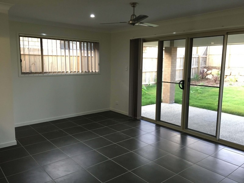 2/34 Garden Road, Coomera QLD 4209