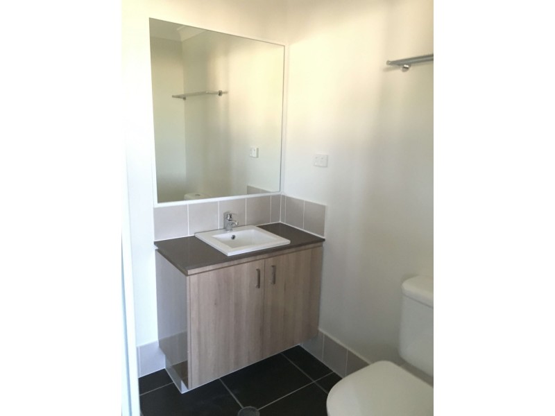 2/34 Garden Road, Coomera QLD 4209