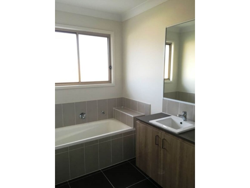 2/34 Garden Road, Coomera QLD 4209