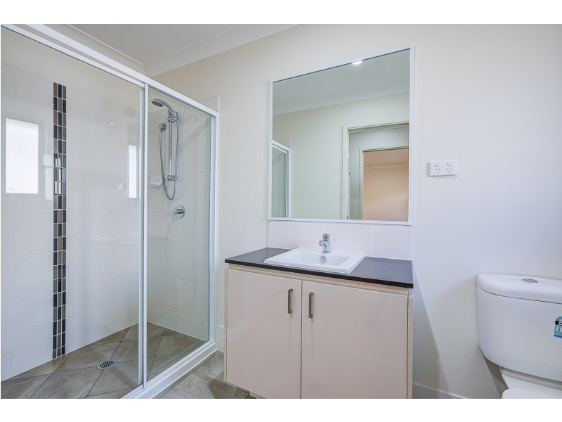 9 Geoffrey Miller Avenue, Pimpama QLD 4209