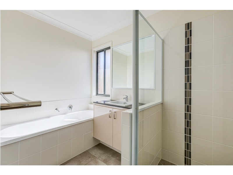 9 Geoffrey Miller Avenue, Pimpama QLD 4209