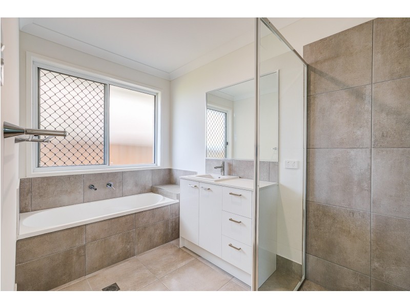 4 Almandin Street, Logan Reserve QLD 4133