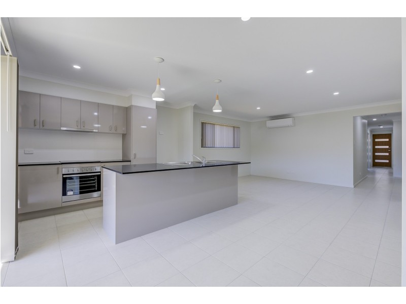 27 Innsbruck Way, Bahrs Scrub QLD 4207