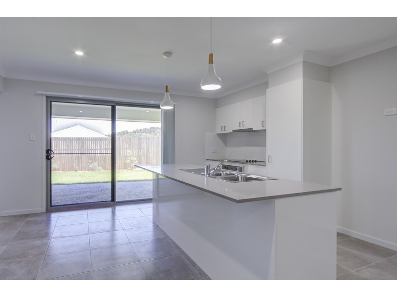 75  Fountain Street, Pimpama QLD 4209