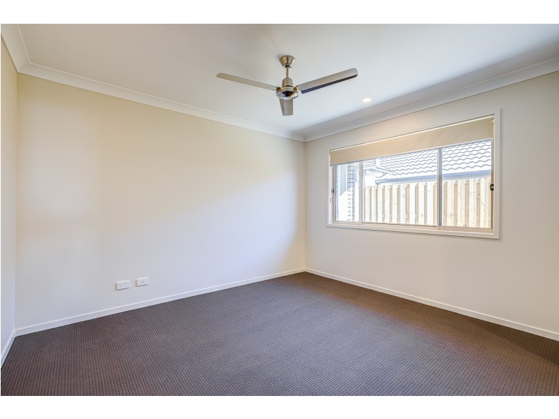 27 Barley Street, Park Ridge QLD 4125