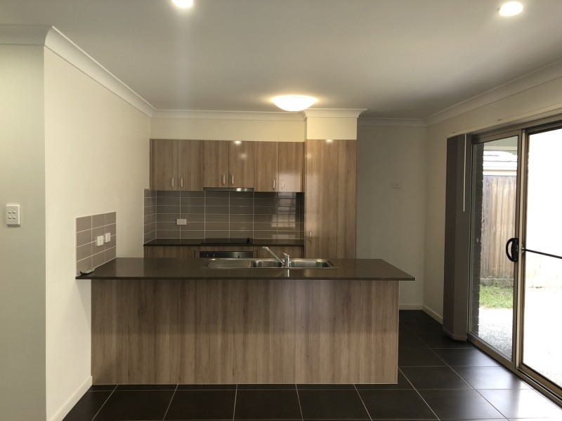17 Percy Earl Crescent, Pimpama QLD 4209