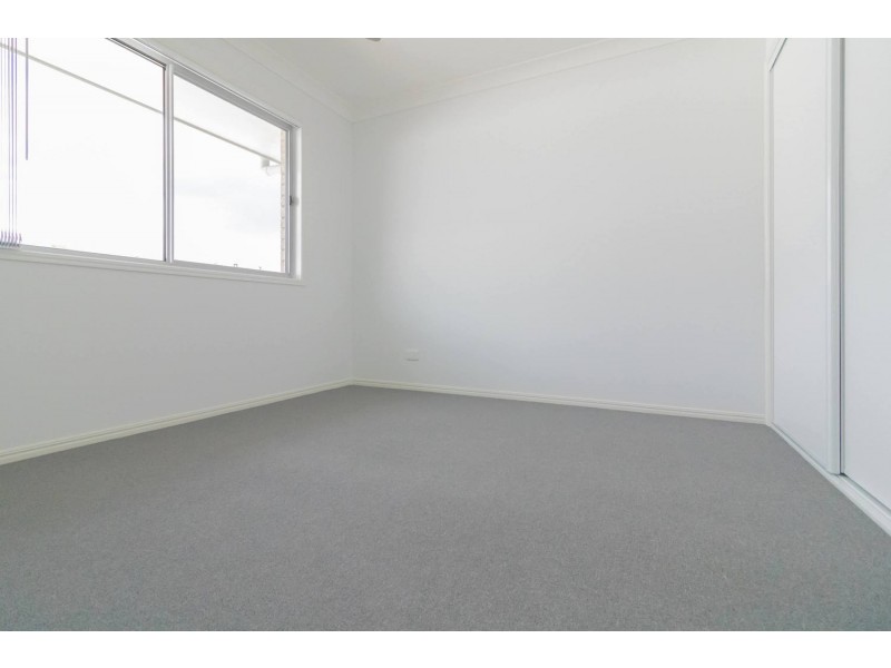 15 Damian Leeding Way, Upper Coomera QLD 4209