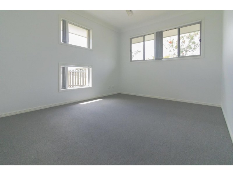 15 Damian Leeding Way, Upper Coomera QLD 4209