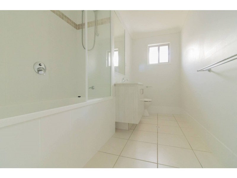 15 Damian Leeding Way, Upper Coomera QLD 4209