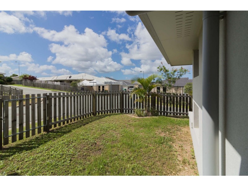 15 Damian Leeding Way, Upper Coomera QLD 4209
