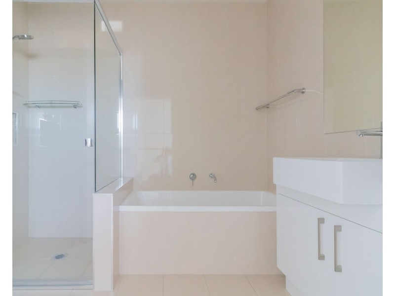 6/126 Eugaree Street, Southport QLD 4215