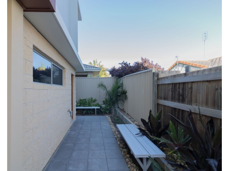 6/126 Eugaree Street, Southport QLD 4215