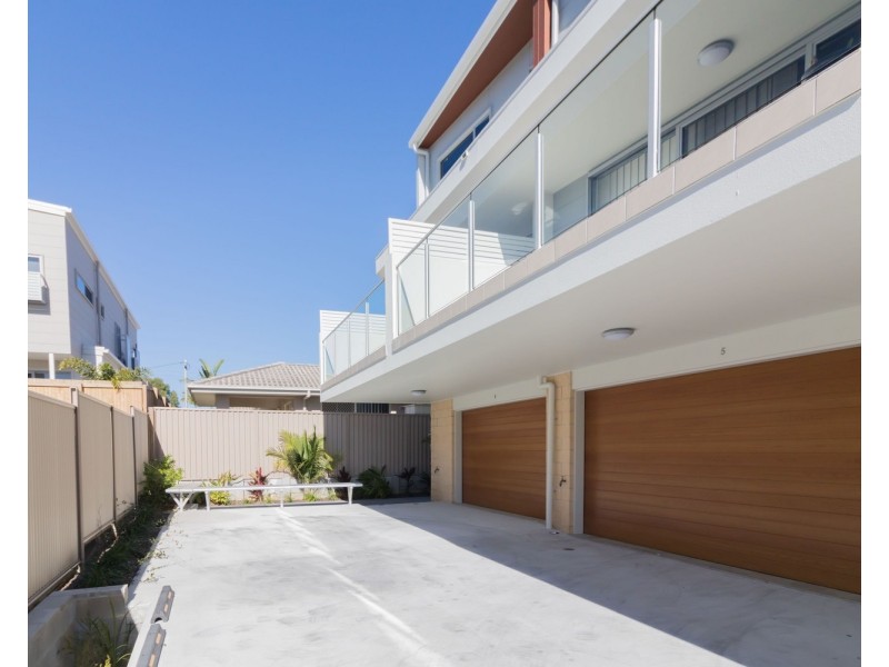 6/126 Eugaree Street, Southport QLD 4215