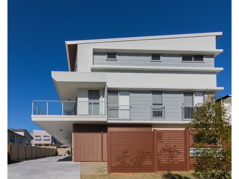 6/126 Eugaree Street, Southport QLD 4215