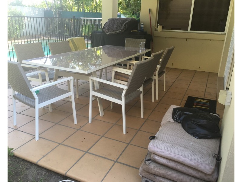 557 Oyster Cove Promenade, Helensvale QLD 4212