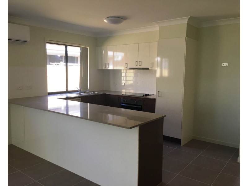 7 Sandalwood Street, Pimpama QLD 4209