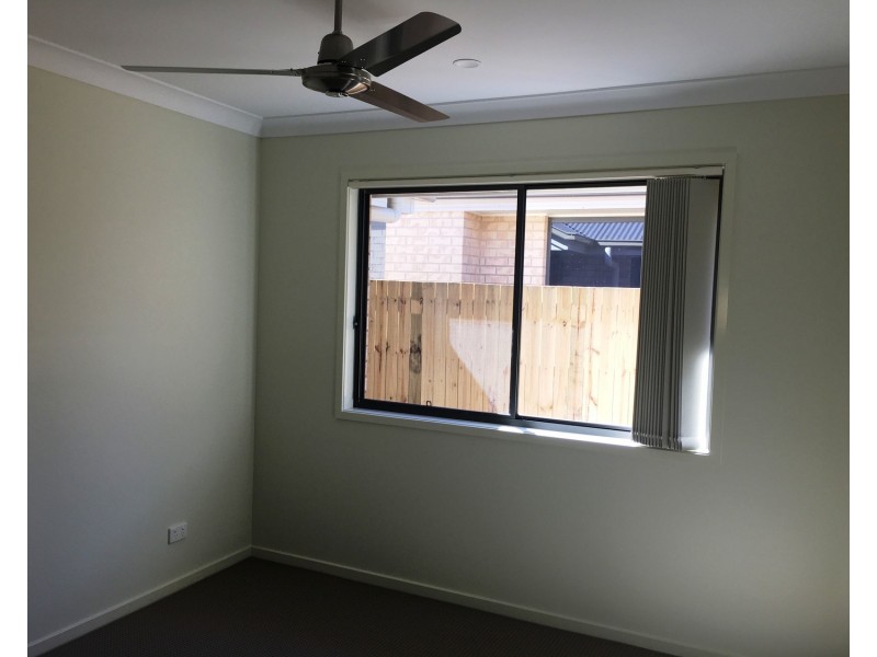 7 Sandalwood Street, Pimpama QLD 4209