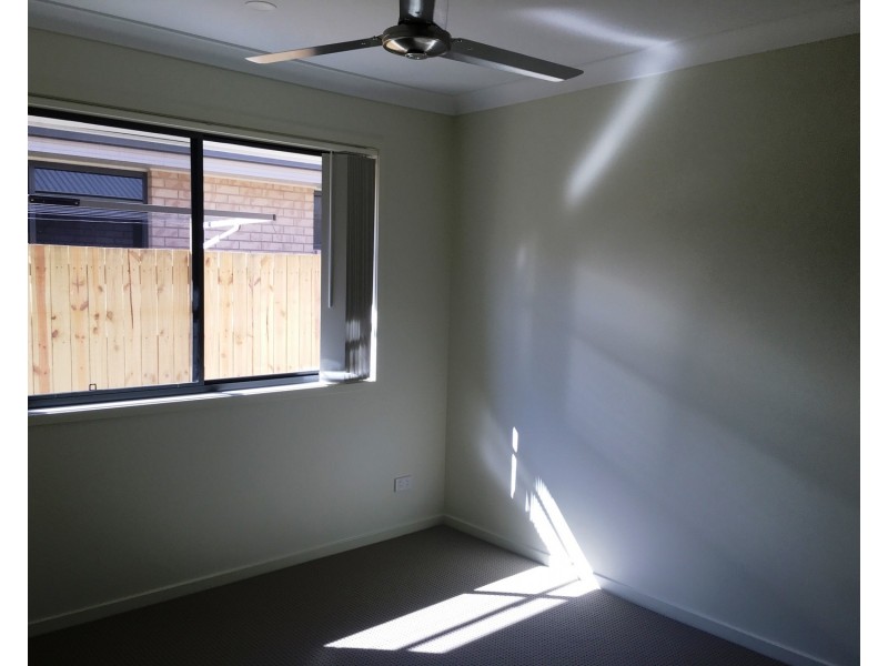 7 Sandalwood Street, Pimpama QLD 4209