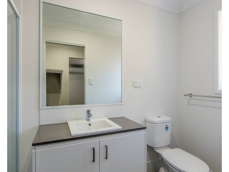 18 Clermont Street, Holmview QLD 4207