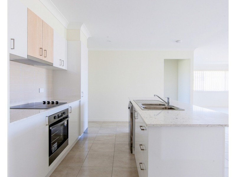 15 Chapman Street, Pimpama QLD 4209