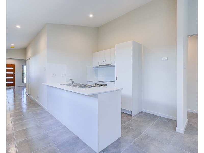 15 Angus Court, Park Ridge QLD 4125