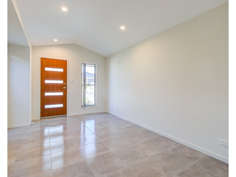 15 Angus Court, Park Ridge QLD 4125