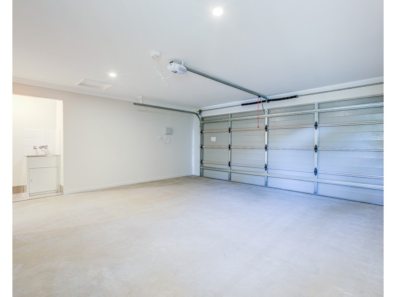 15 Angus Court, Park Ridge QLD 4125